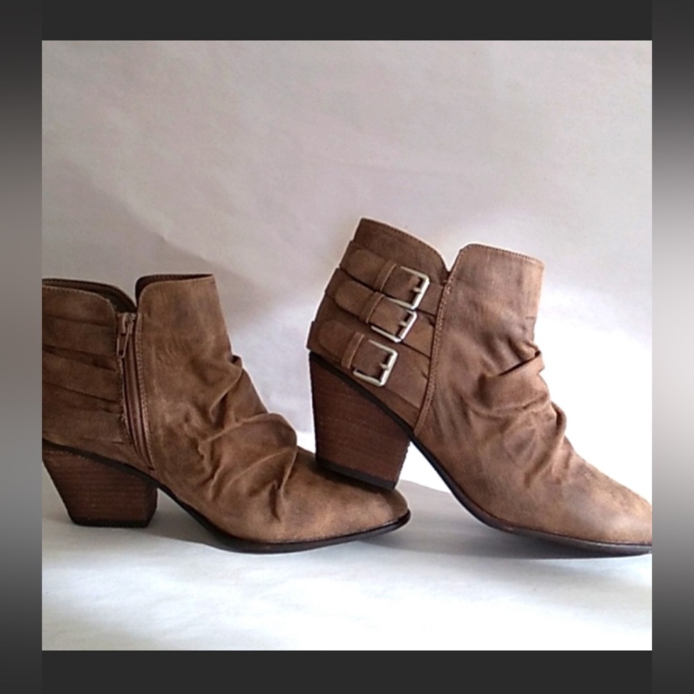 Report Womens Yora Ankle Booties Heeled Boots Taupe Ruched Triple Buckle Zip
